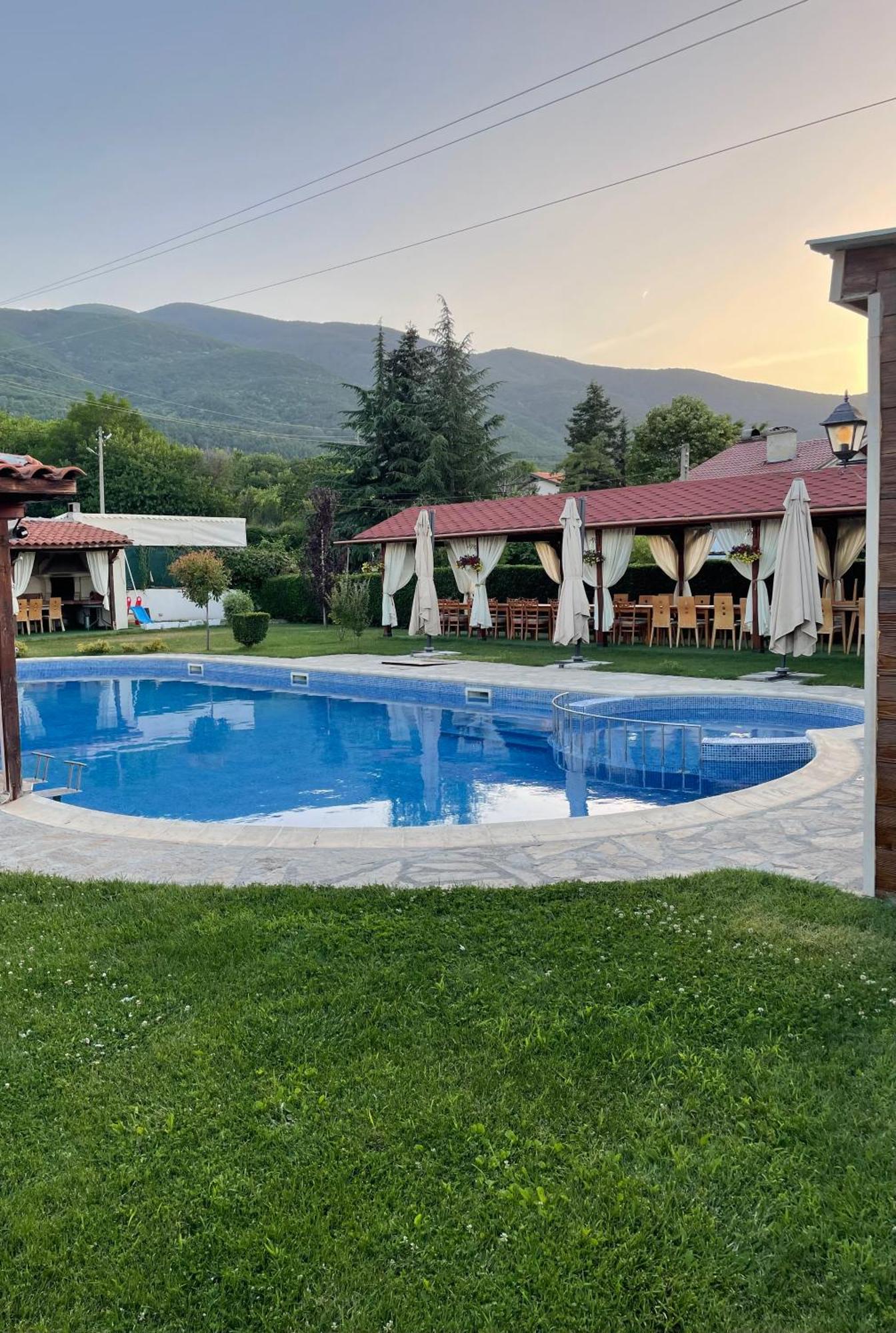 Вила Флора Паталеница Buitenkant foto