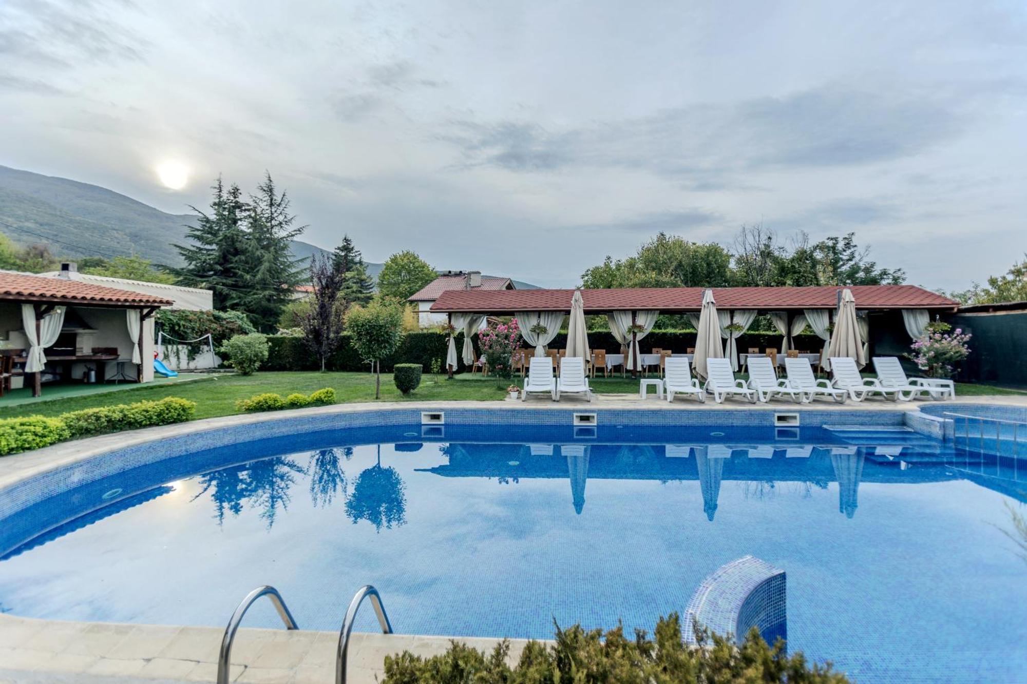 Вила Флора Паталеница Buitenkant foto