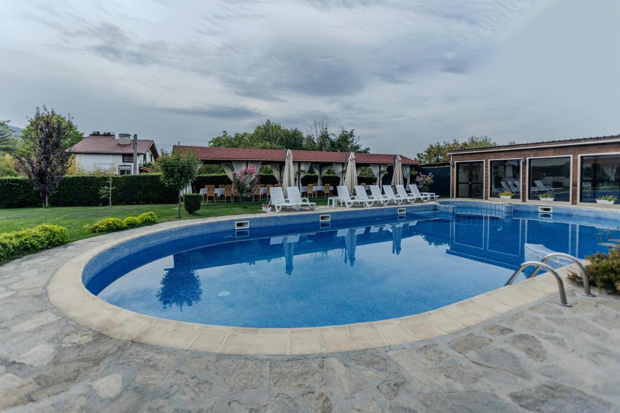 Вила Флора Паталеница Buitenkant foto